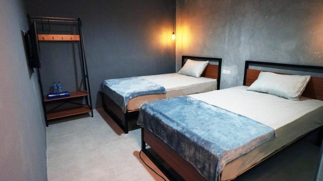 Hostel 18 Pasangan Butuh Surat Nikah Bandung Dış mekan fotoğraf