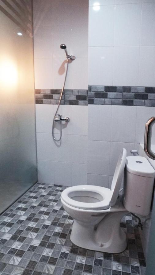 Hostel 18 Pasangan Butuh Surat Nikah Bandung Dış mekan fotoğraf